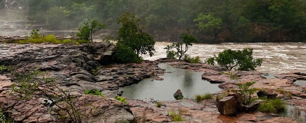 Cachoeira do Urubu em Esperantina com água forte